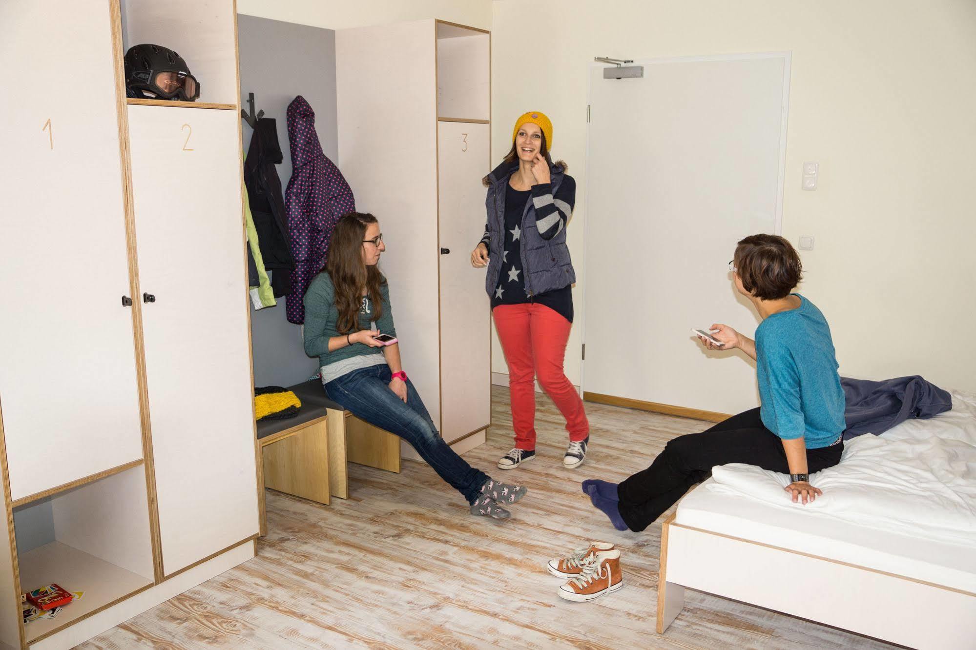 Oberstdorf Hostel Bagian luar foto